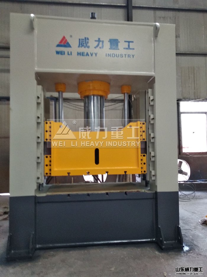 630噸復(fù)合材料模壓成型油壓機